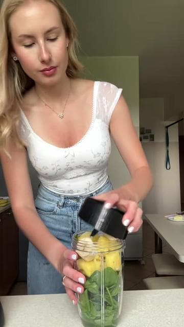 Anna Budzich · NutriBullet