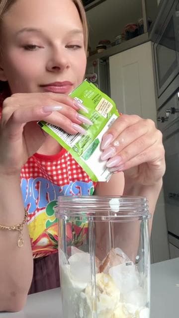 Julia Niedźwiedzka · NutriBullet